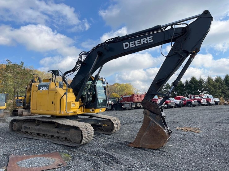 deere-245g-lc-image-7