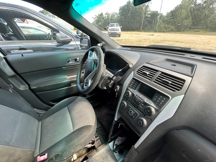 2013-ford-explorer-image-42