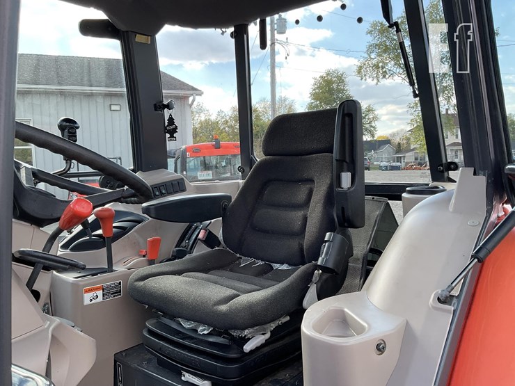 2016-kubota-m7060hdc-image-16
