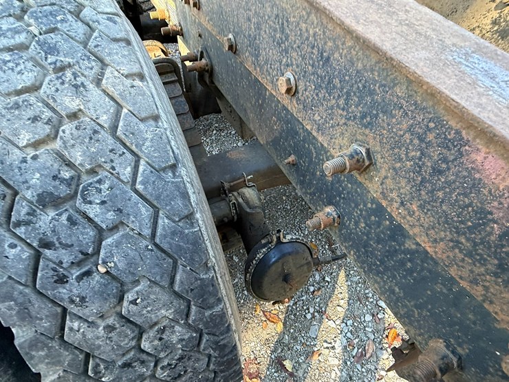 1995-mack-ch613-image-24