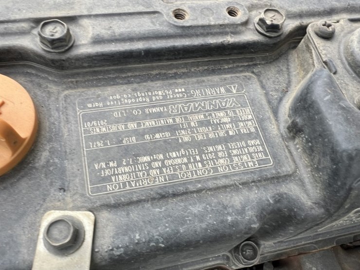 2019-john-deere-gator-image-13