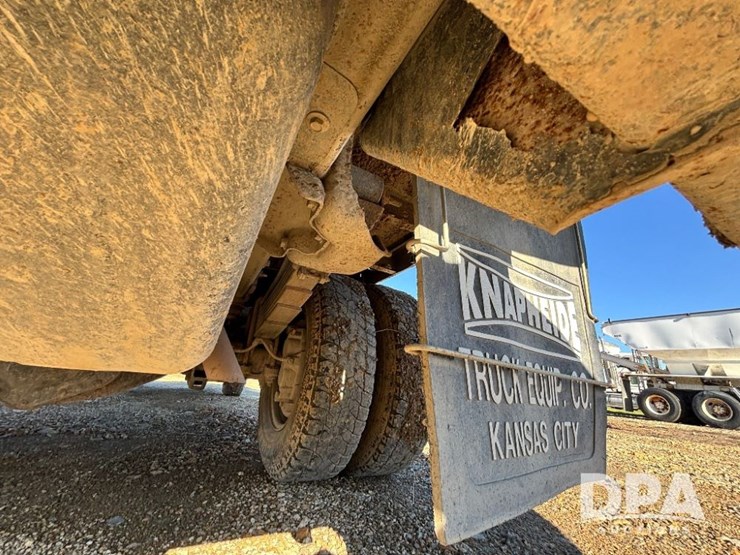 2013-chevrolet-3500hd-image-34