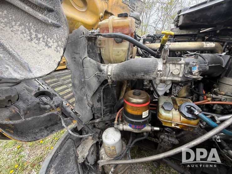 2012-freightliner-cascadia-truck-(lld1452)-image-20