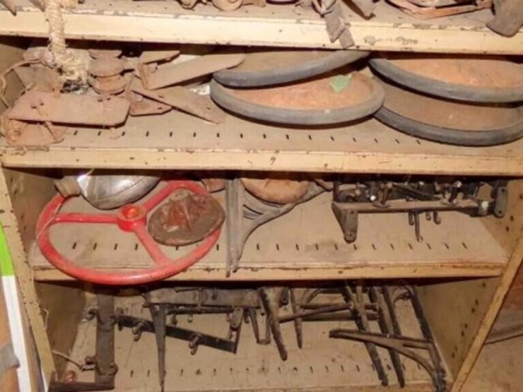 contents-of-shelf-image-3