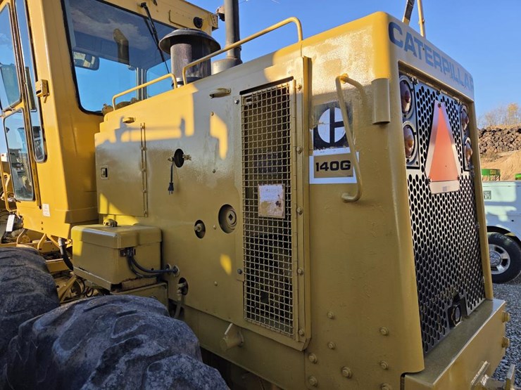 caterpillar-140-image-28