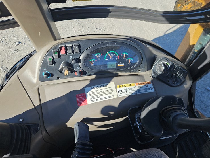 2016-case-590sn-image-15