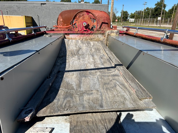 international-700-image-20