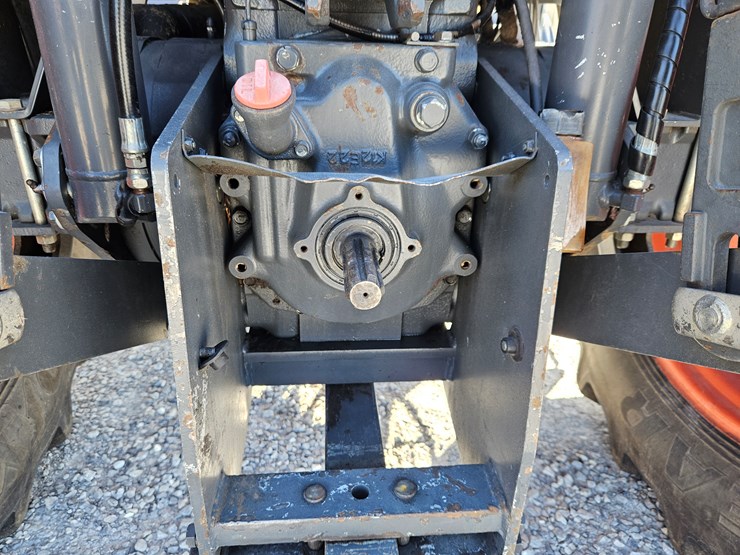 2013-kubota-m135gx-image-13