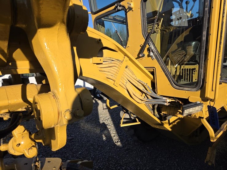 caterpillar-140-image-25