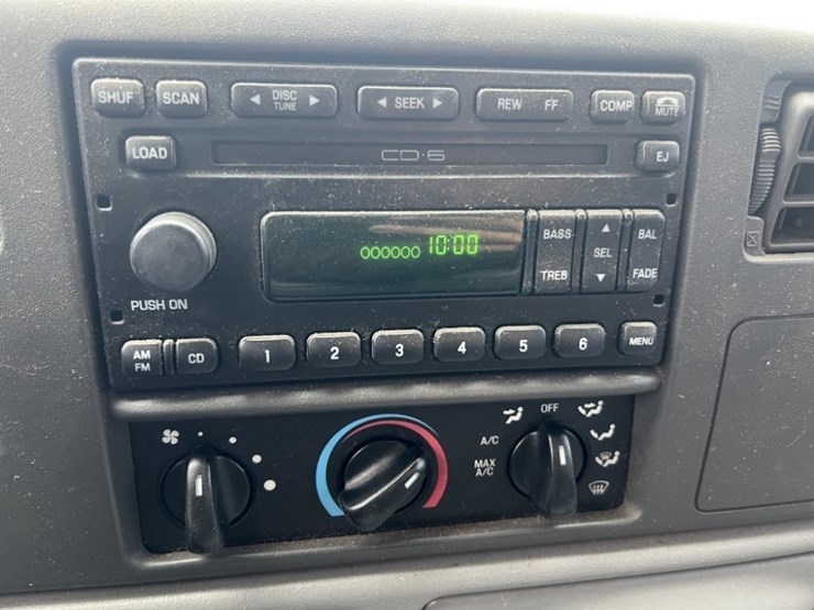 2004-ford-f350-image-34