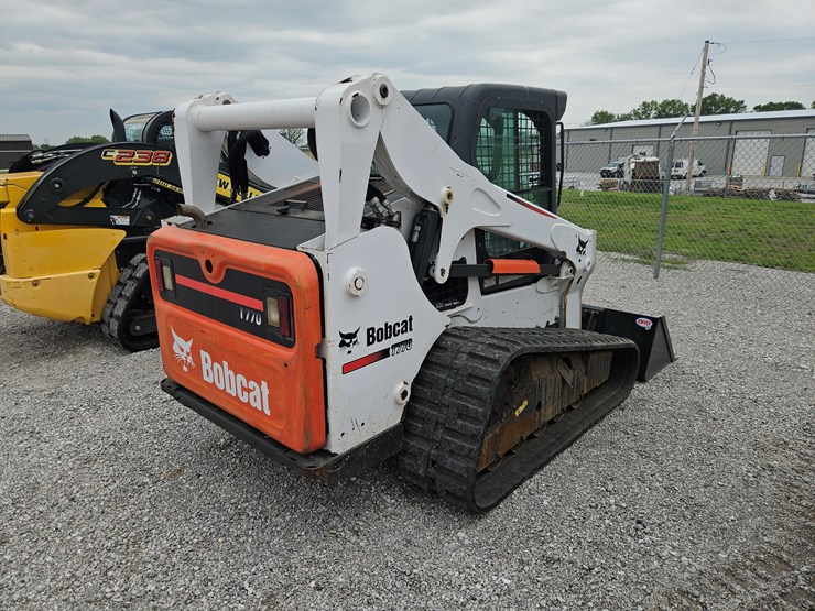 2014-bobcat-t770-image-16