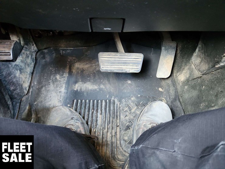 2016-chevrolet-silverado-2500hd-image-14