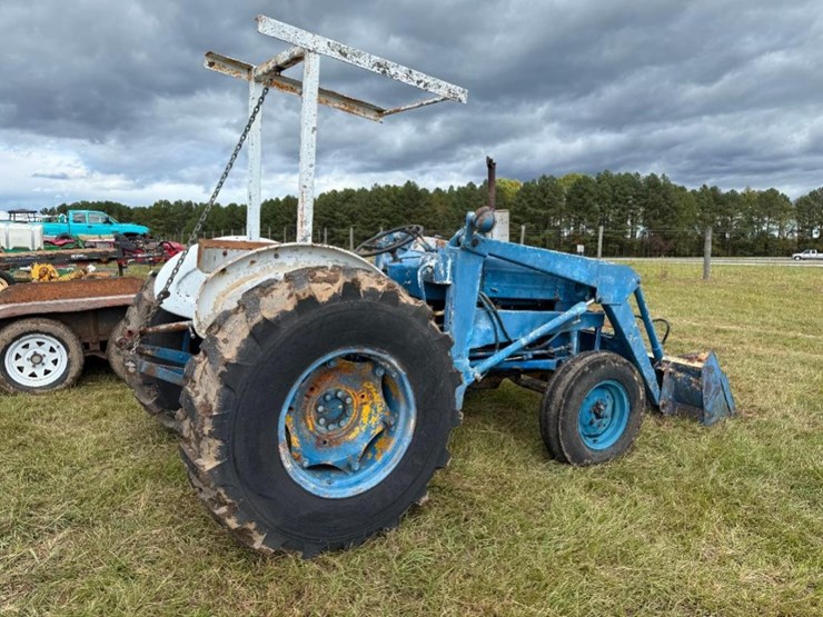 ford-tractor-image-4