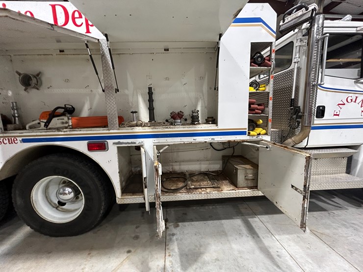 1993-freightliner-fl80-image-16