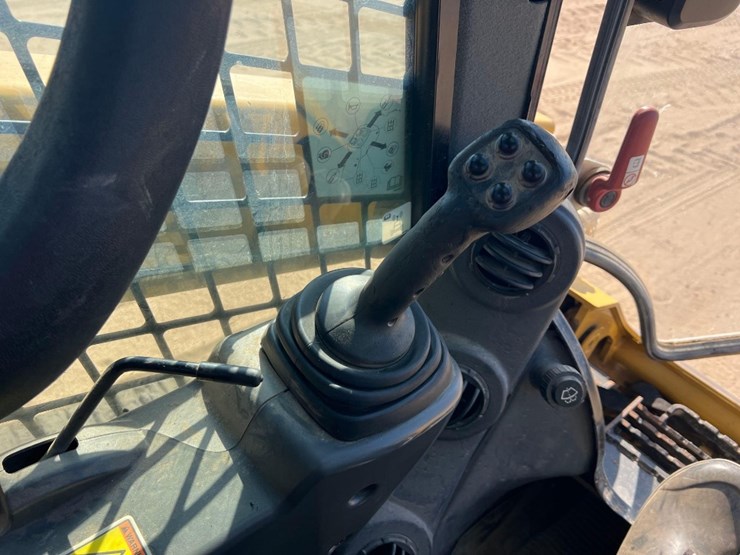 2018-caterpillar-259d-image-27