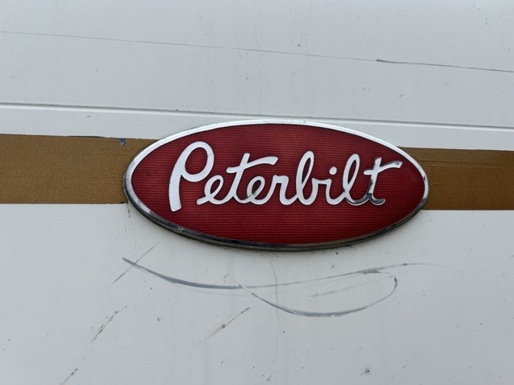 1992-peterbilt-379-image-37