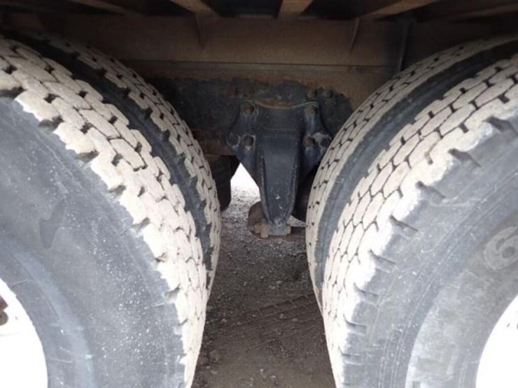 inoperable-2010-freightliner-m2106-business-class-image-43