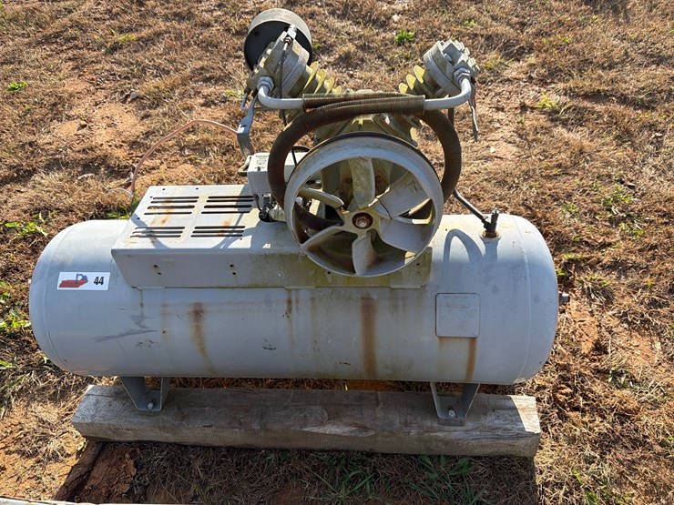 #44-•-ingersoll-rand-air-compressor-image-1