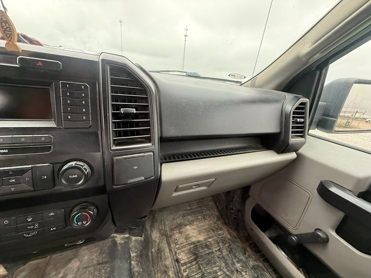 2017-ford-f150-image-49