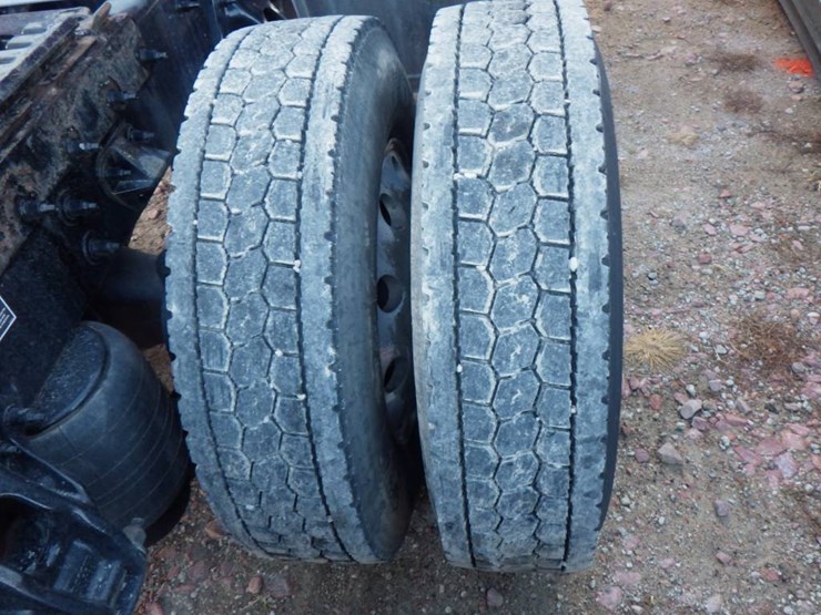 2022-peterbilt-579-image-9