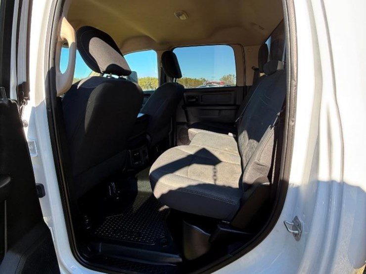 2020-dodge-ram-5500-image-18