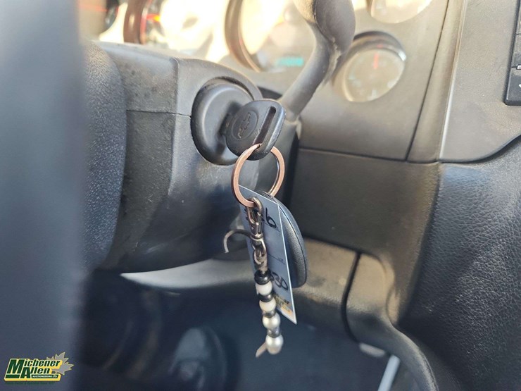 2013-chevrolet-tahoe-image-26