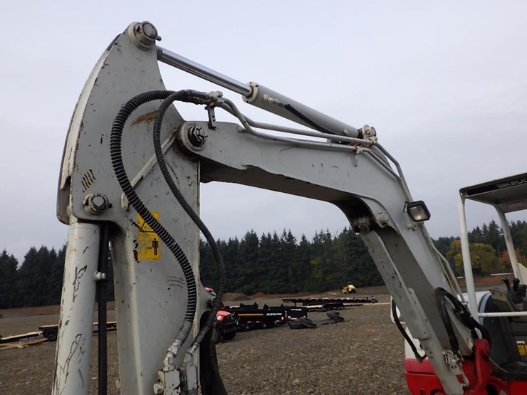 takeuchi-tb260-image-14