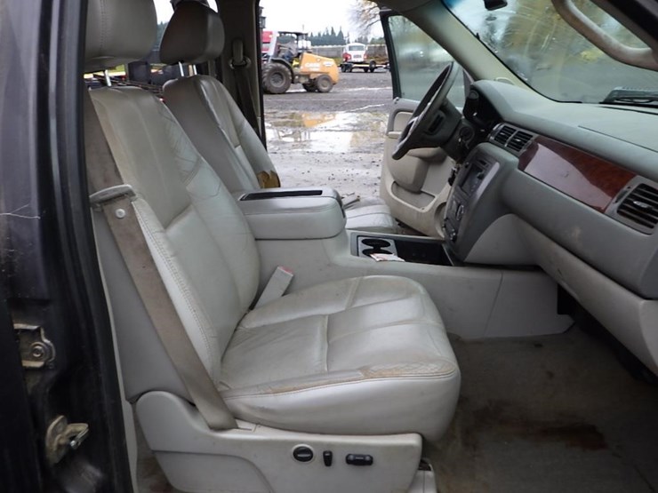 2011-gmc-2500hd-image-14