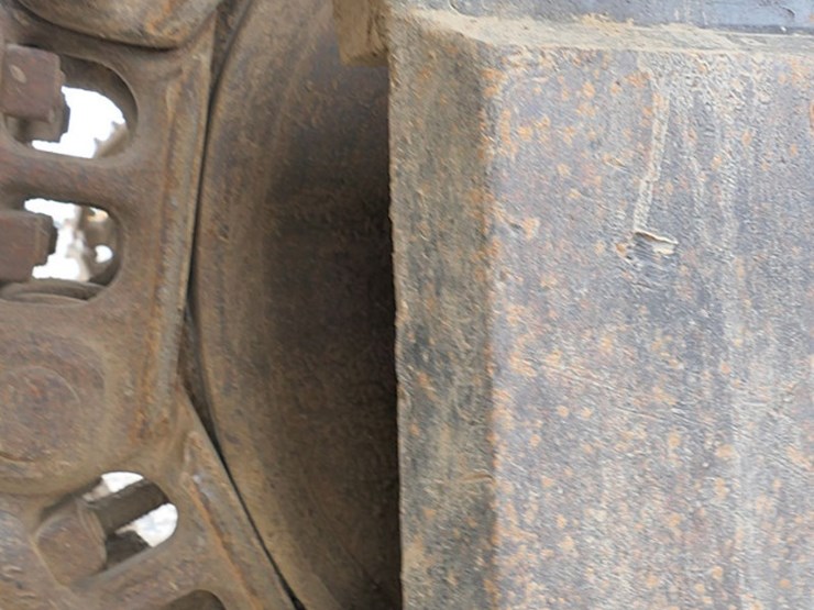 caterpillar-215d-image-14