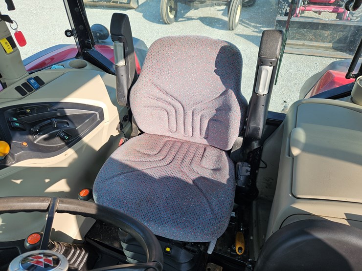 2021-massey-ferguson-6712-image-7