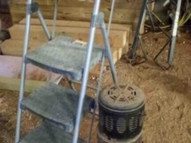 folding-ladder-+-heater-image-1