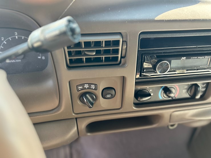 2000-ford-excursion-image-38