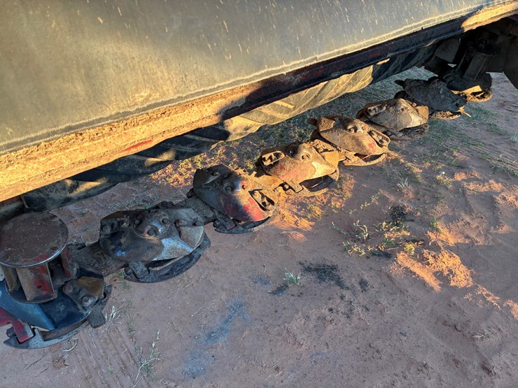 new-holland-h7230-image-3