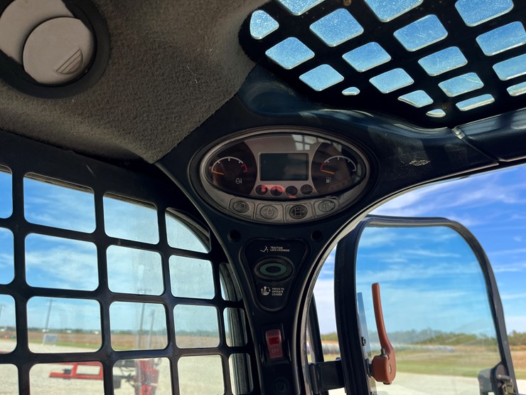 2015-bobcat-t590-image-18