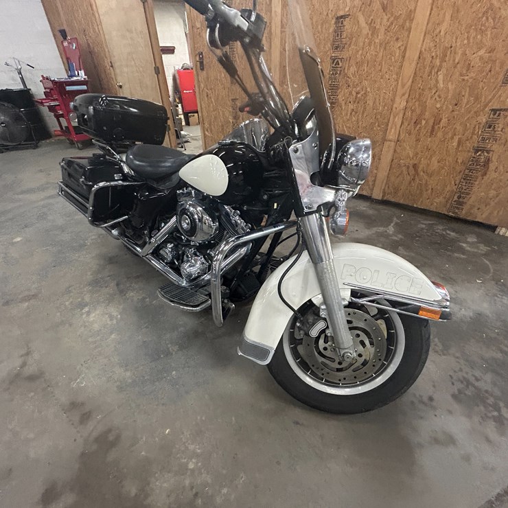 #27034 • 2003 Harley Davidson Police Road King Motorcycle VIN: 1HD1FHW183Y736720