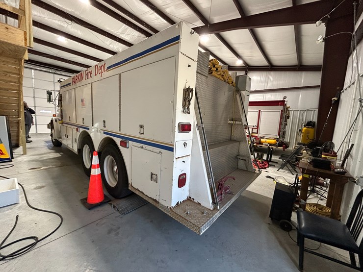 1993-freightliner-fl80-image-4