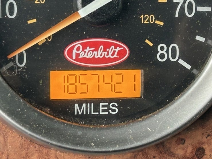 2007-peterbilt-387-image-22