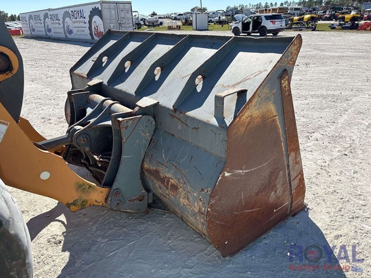 2015-liebherr-l542-image-8