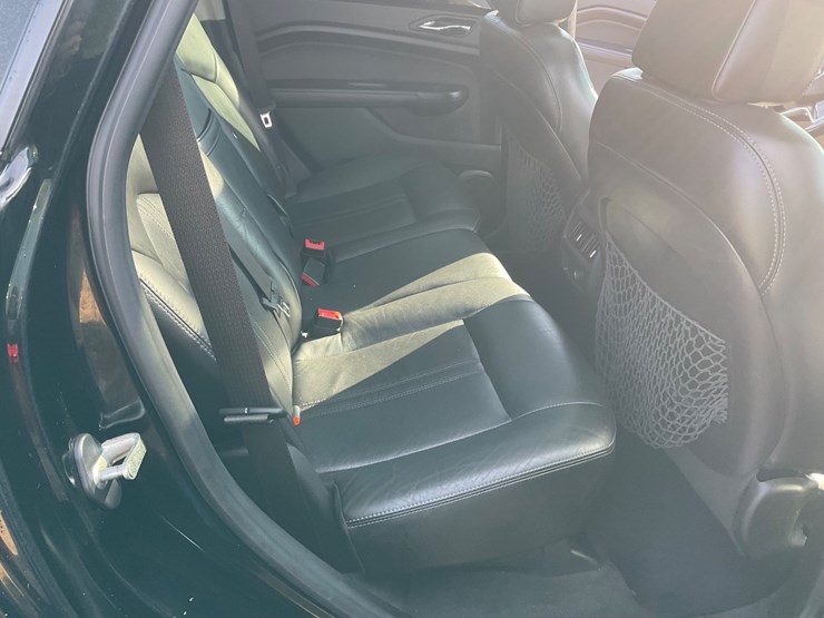 2015-cadillac-srx-image-12