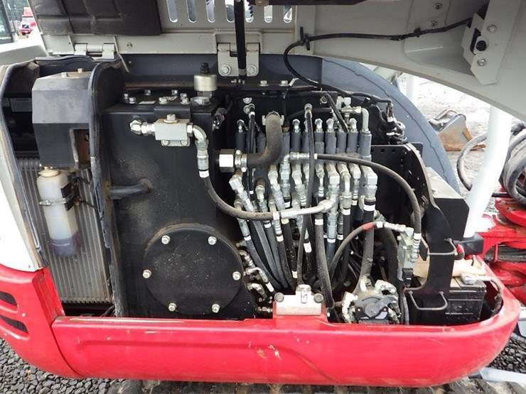 takeuchi-tb230-image-18
