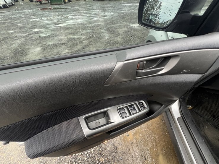 2011-subaru-forester-image-23