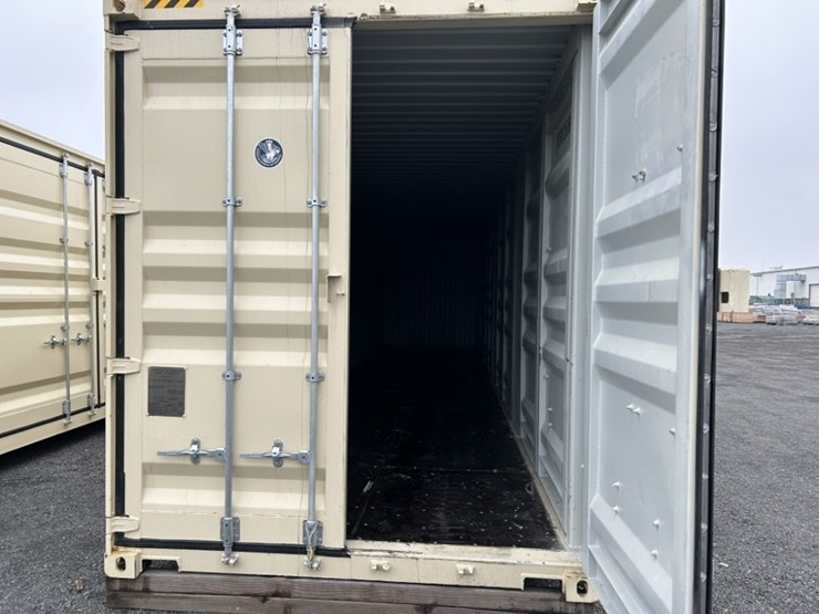 2025-40'-high-cube-shipping-container-image-10