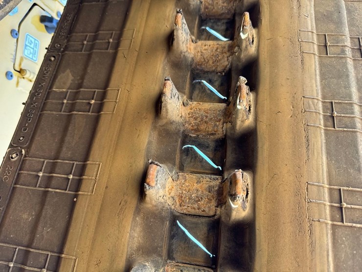 2023-caterpillar-299d3-image-14