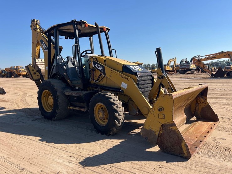 2015-caterpillar-415f2-image-6