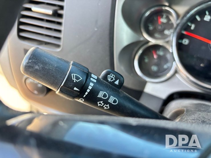 2013-chevrolet-3500hd-image-72