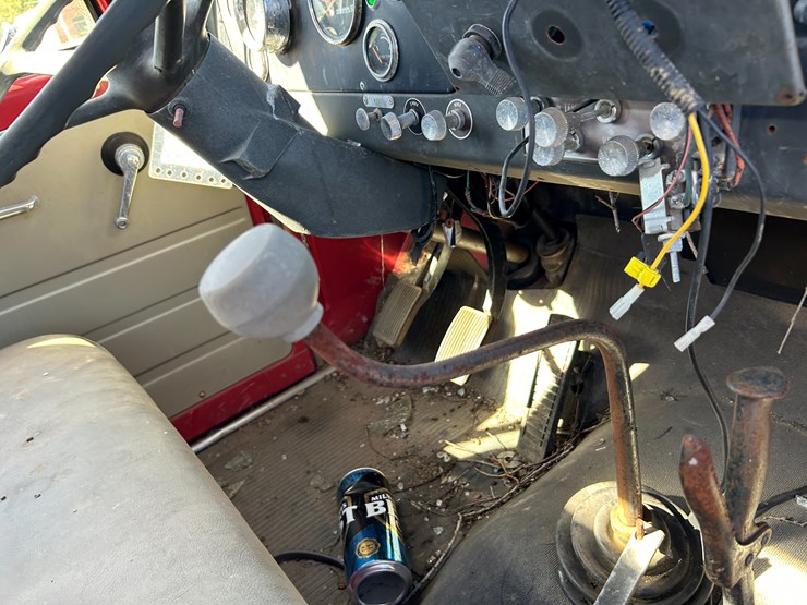 #22559-•-inop-1971-international-harvester-1800-s/a-daycab-fire-truck-vin:-416080g411147-image-34