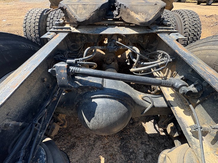 #22534-•-2014-freightliner-prostar-lf-687-t/a-daycab-truck-tractor-vin:-1hsdjsnr4eh099715-image-25