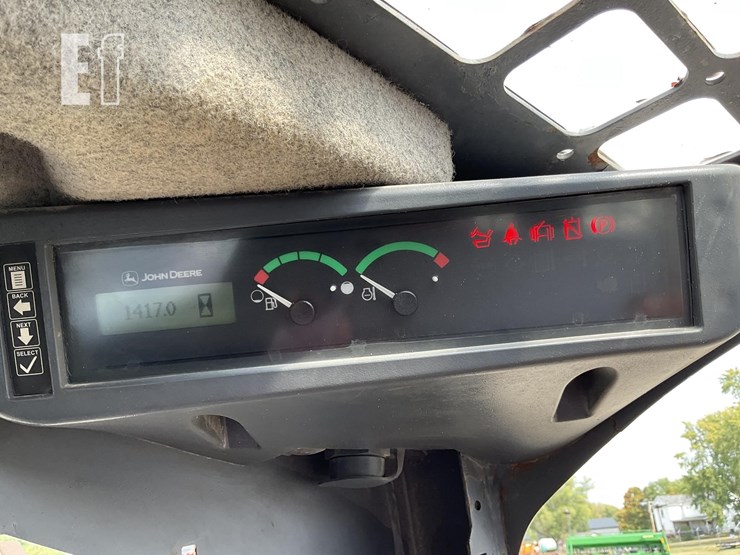 2015-deere-319e-image-20