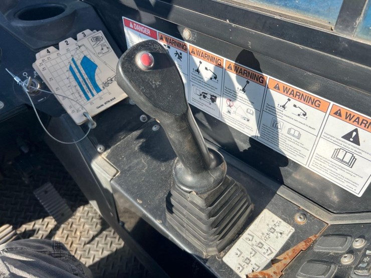 2017-genie-gth844-image-26