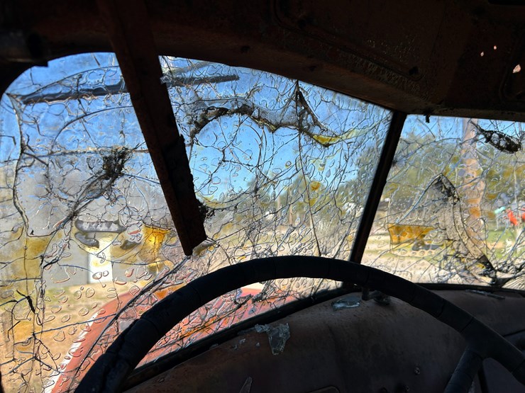 international-700-image-25